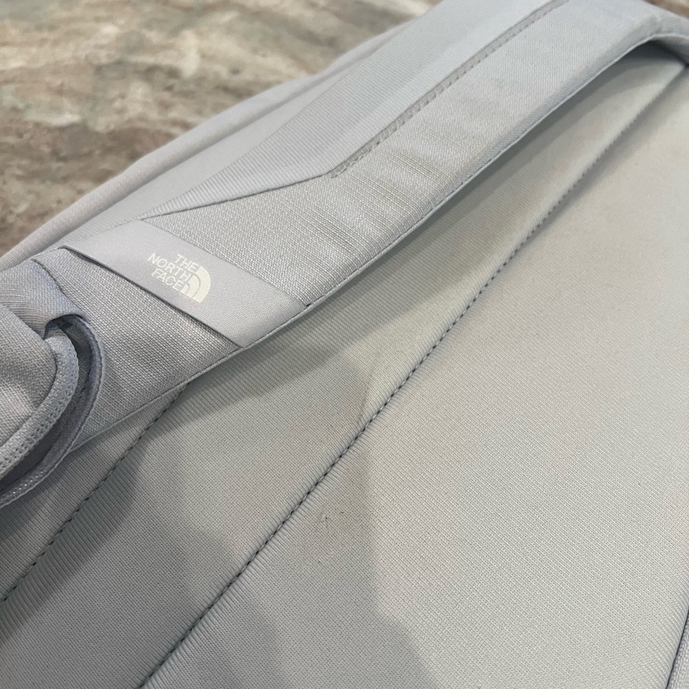 The North Face Isabella Sling Bag - Mystic Haze - Picture 8 of 10
